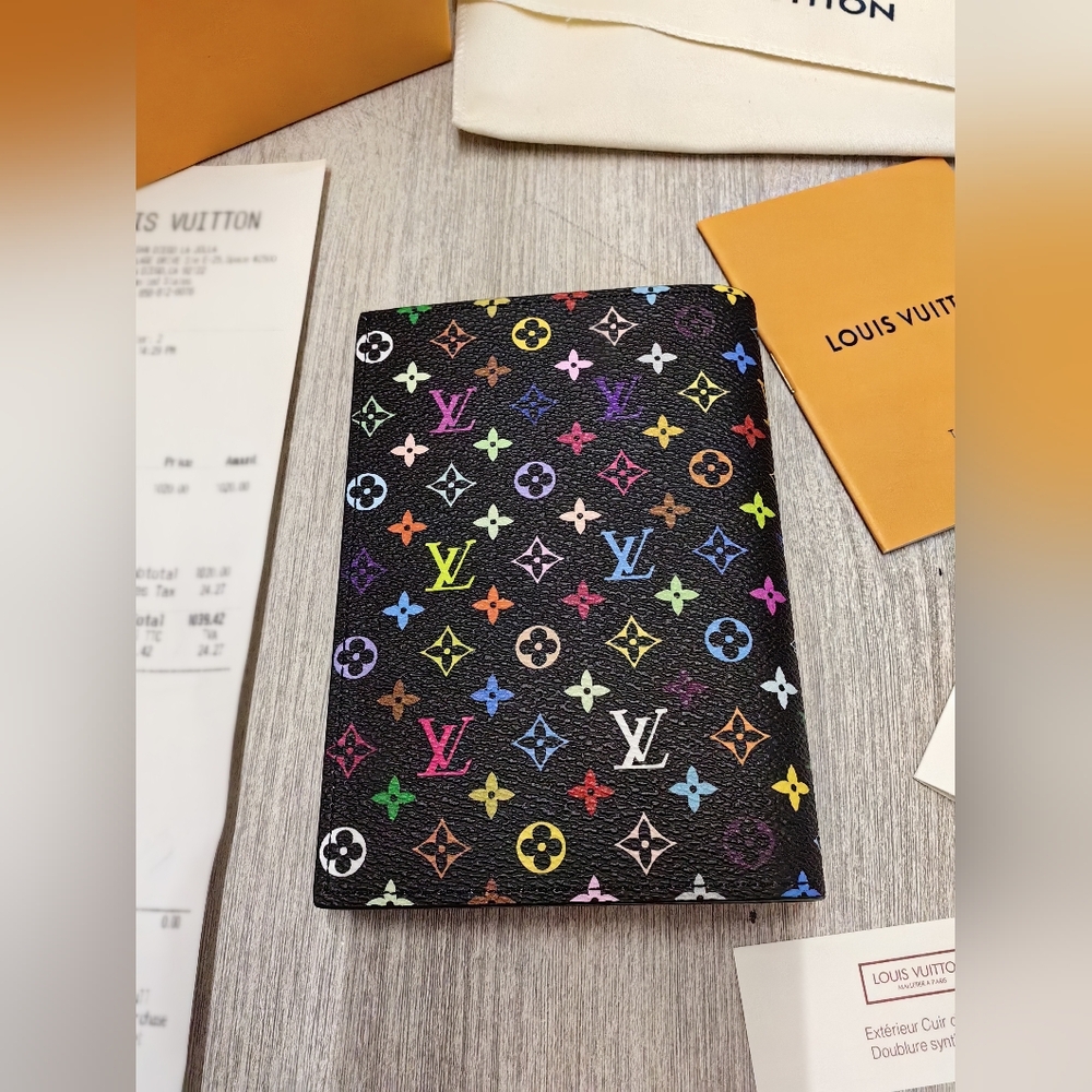 LV x TM Passport Cover Wallet - Picture 2 of 10